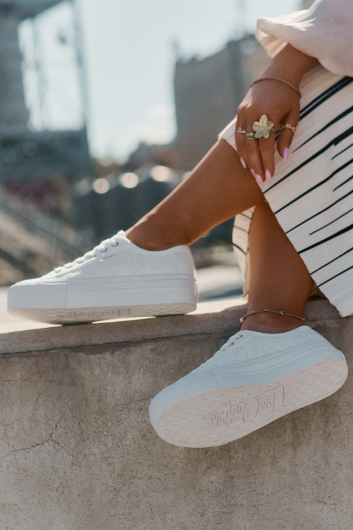 Bežná obuv s čipkou Lee Cooper LCIN-25-31-3438L biela farba