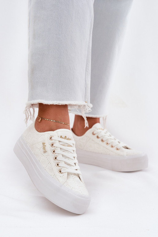 Bežná obuv s čipkou Lee Cooper LCIN-25-31-3438L biela farba