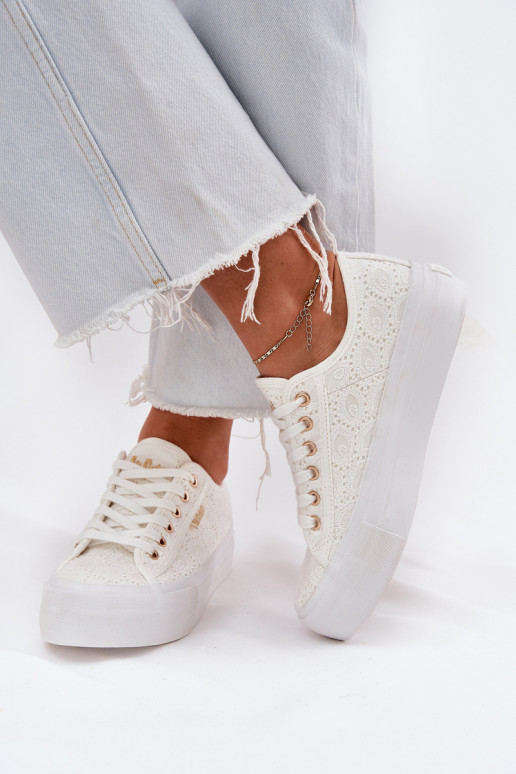 Bežná obuv s čipkou Lee Cooper LCIN-25-31-3438L biela farba