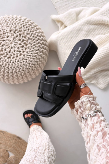 Dámske papuče so širokými podpätkami čierna Lorania 2