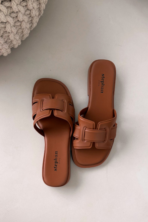 Dámske papuče so širokými podpätkami Hnedá farba Lorania