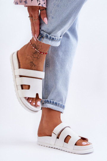 Klasický model Dámske papuče biela farba Molie