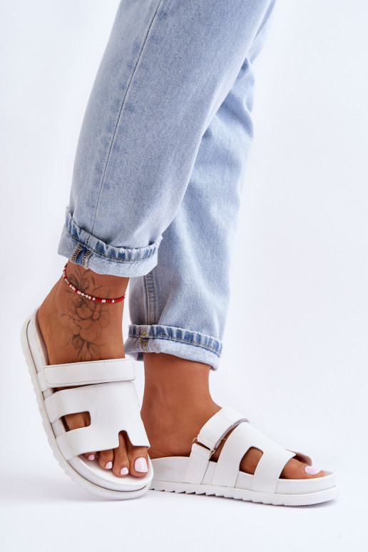 Klasický model Dámske papuče biela farba Molie