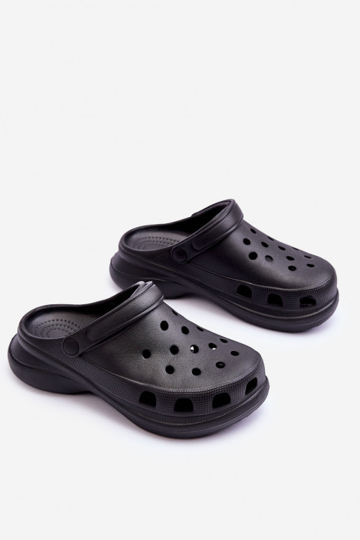 Penové šľapky Crocs s trendovou masívnou podrážkou čierna Katniss