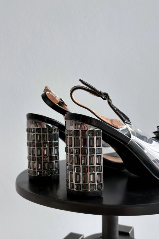 sandále s podpätkami so svietiacimi otvormi D&A MR52-237 čierna