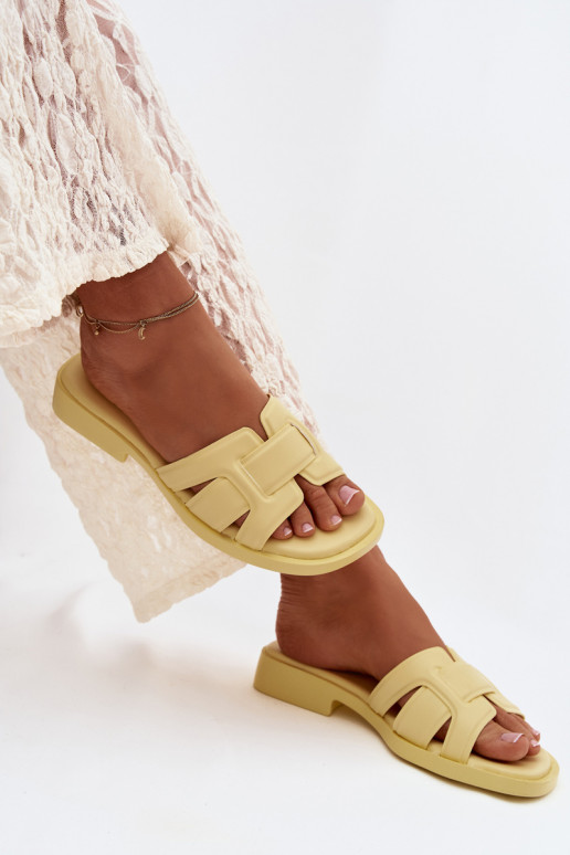 Dámske papuče so širokými podpätkami žltá Lorania