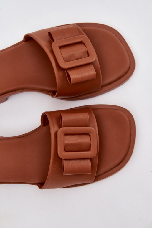 Dámske papuče so širokými podpätkami s prackami Hnedá farba Melivra