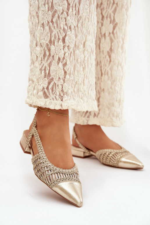 Dámske sandále S vrkočom Zapnuté Klocku zlatej farby Nivorra