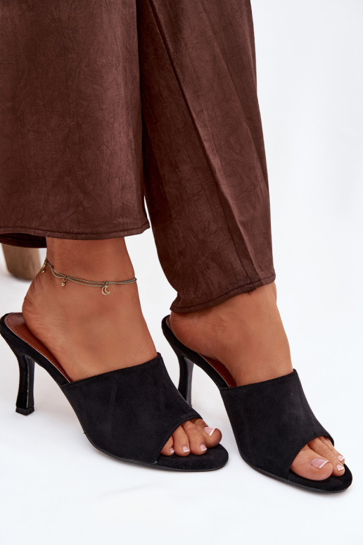 Dámske papuče s tenkými podpätkamiz eko semišuu čierna Isolia