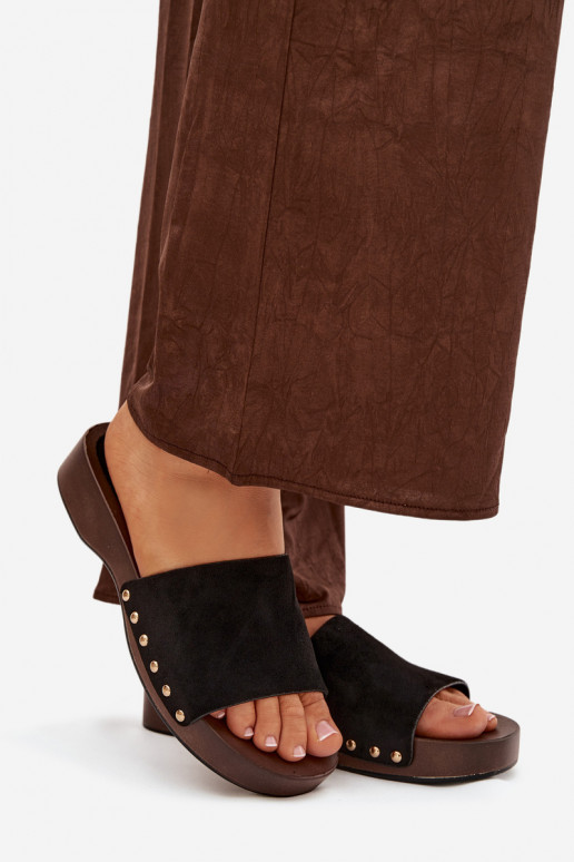 Dámske papuče Ze zlatej farbymi Svorníky čierna Ferinna