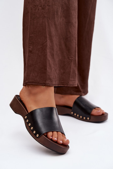 Dámske papuče Ze zlatej farbymi Svorníky čierna Terissa