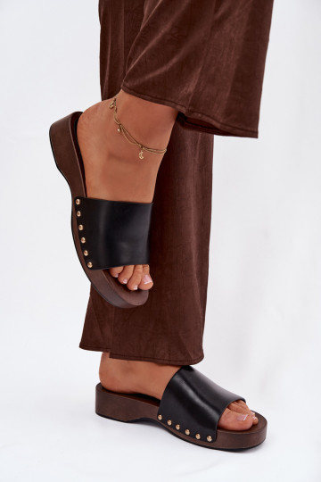 Dámske papuče Ze zlatej farbymi Svorníky čierna Terissa 2