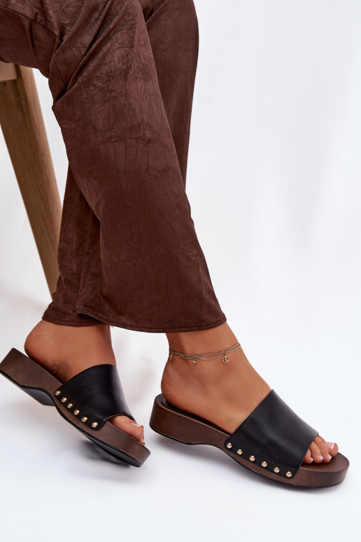 Dámske papuče Ze zlatej farbymi Svorníky čierna Terissa