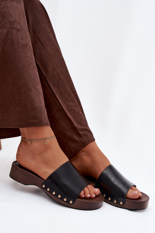 Dámske papuče Ze zlatej farbymi Svorníky čierna Terissa