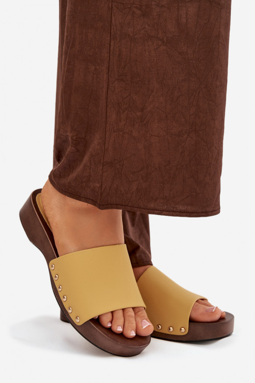 Dámske papuče s nitmi žltá Terissa