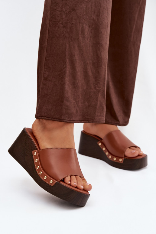 Dámske papuče Zapnuté INedge Ze zlatej farbymi Svorníky Hnedá farba Arionne