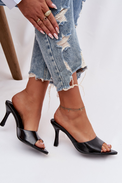 s lakovým efektom Dámske papuče s podpätkami čierna Lirissa