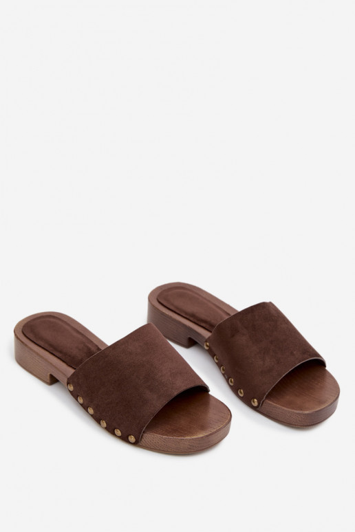 Dámske papuče so širokými podpätkami Ze zlatej farbymi Svorníky CzekoladoIne Girella