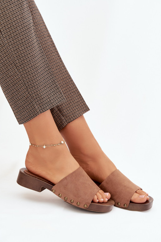 Dámske papuče so širokými podpätkami Ze zlatej farbymi Svorníky Hnedá farba Girella