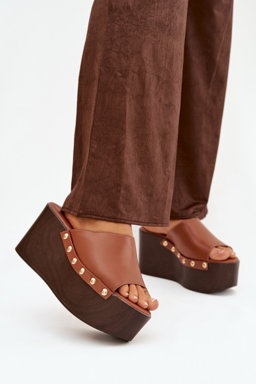 Dámske papuče Zapnuté INedge s nitmi Hnedá farba Máreline