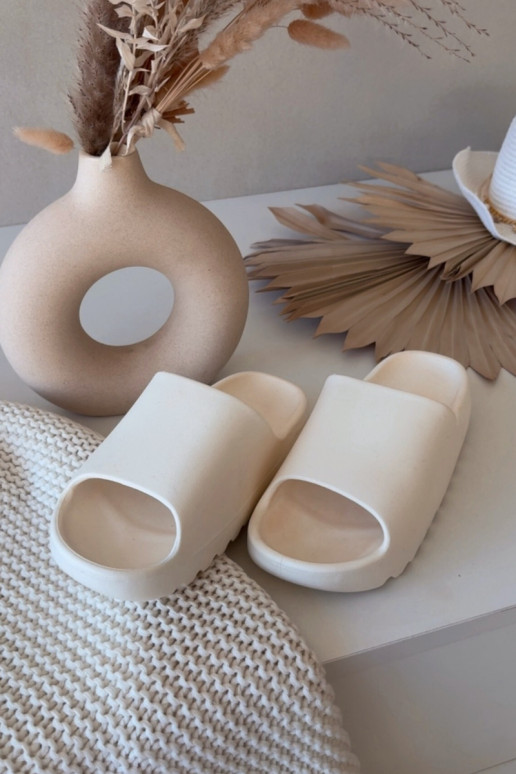 Slonovinové dámske šľapky Olyria s platformou