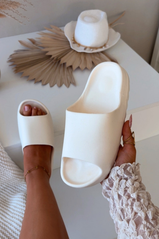 Slonovinové dámske šľapky Olyria s platformou