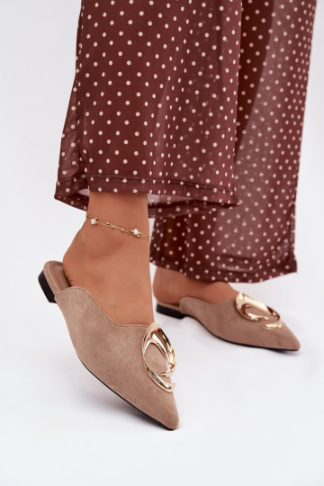 Módne pieskové „Mule“ šľapky s ozdobnými zlatými detailmi Galvella 2