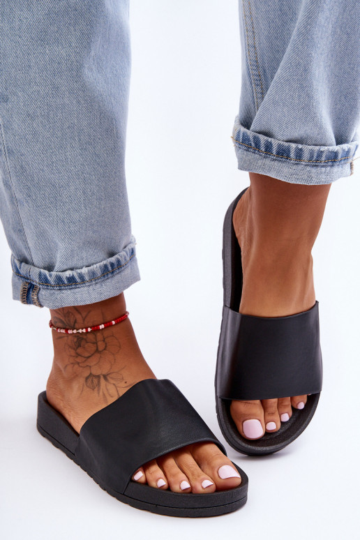 Klasický model Dámske Papuče čierna Rolien