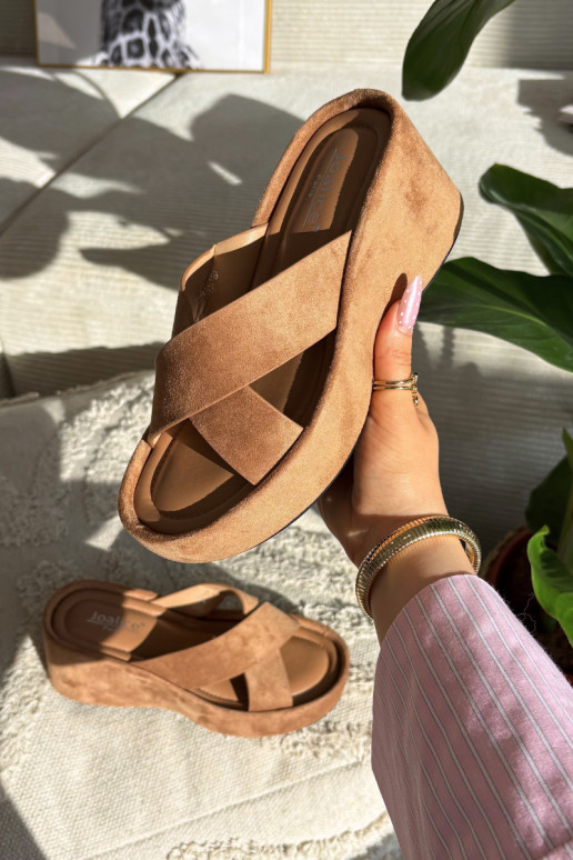 Hnedé dámske šľapky na platforme z umelej kože „Calorine"