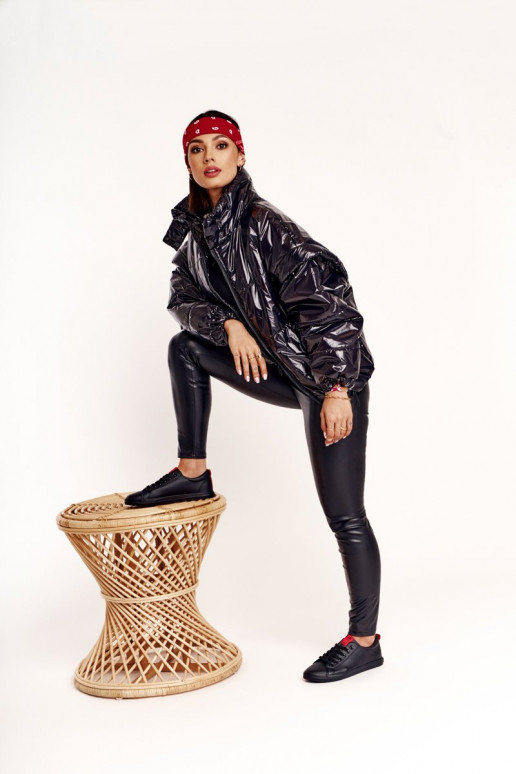 Tenisky z pravej kože s ozdobnými pruhmi BIG STAR DD274687 čierna