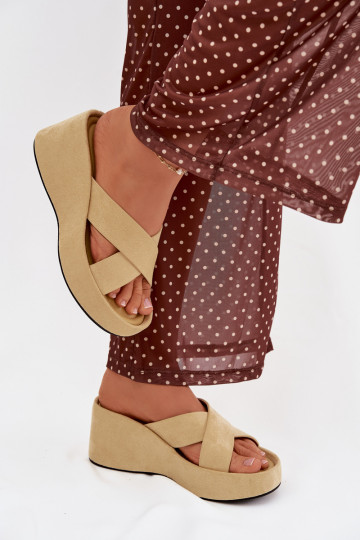 Žlté dámske šľapky na platforme z umelej kože „Calorine"