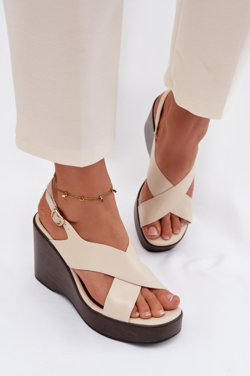 Dámske sandále z eko kože Zapnuté buskinie béžová Janivra