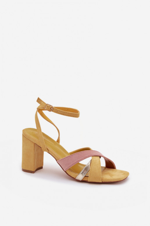 Dámske sandále na vysokom opätku S pruhmi z eko semišuoIne žltá Karilora