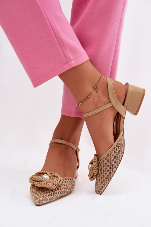 Dámske sandále Zapnuté Klocku S Ornatem Detalem béžová Vionessa
