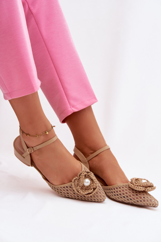 Dámske sandále Zapnuté Klocku S Ornatem Detalem béžová Vionessa