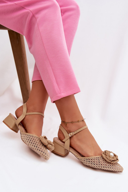 Dámske sandále Zapnuté Klocku S Ornatem Detalem béžová Vionessa