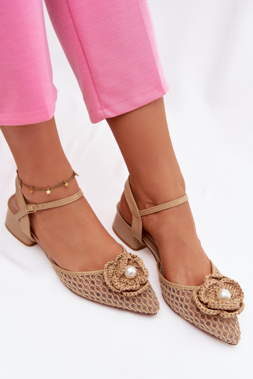 Dámske sandále Zapnuté Klocku S Ornatem Detalem béžová Vionessa