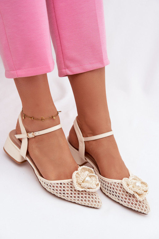 Dámske sandále Zapnuté Klocku S Ornatem Detalem slonovina Vionessa