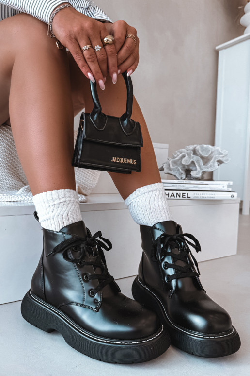 zahriať sa Dámske čižmy s platformou so šnúrkami čierna Harmine