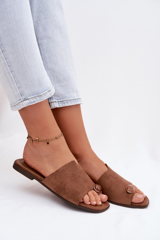 Papuče Dámsky byt S Ornatem Detalem z eko semišuoIne Hnedá farba Selavine