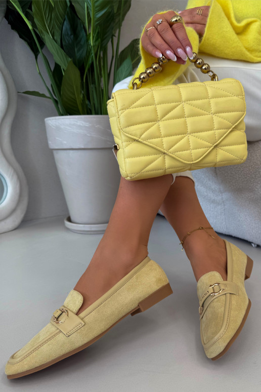 Módne dámske mokasíny s ozdobnými prvkami v žltej farbe Evelora