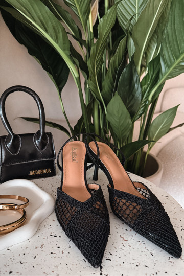 Čierne „Hanelis" sandále s ažúrovými prvkami a tenkými podpätkami 2