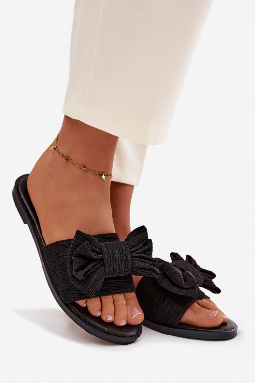 Dámske papuče so širokými podpätkami so stuhami čierna Amivelle
