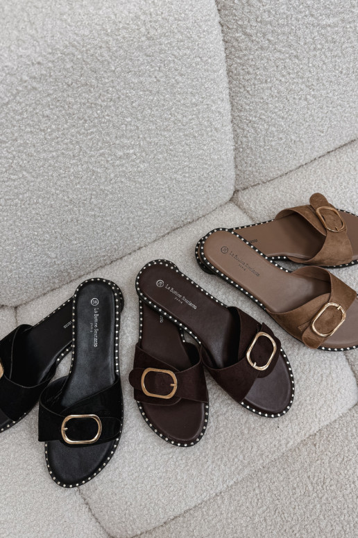 Dámske papuče so širokými podpätkami so zlatými prackami čierna Selivelle