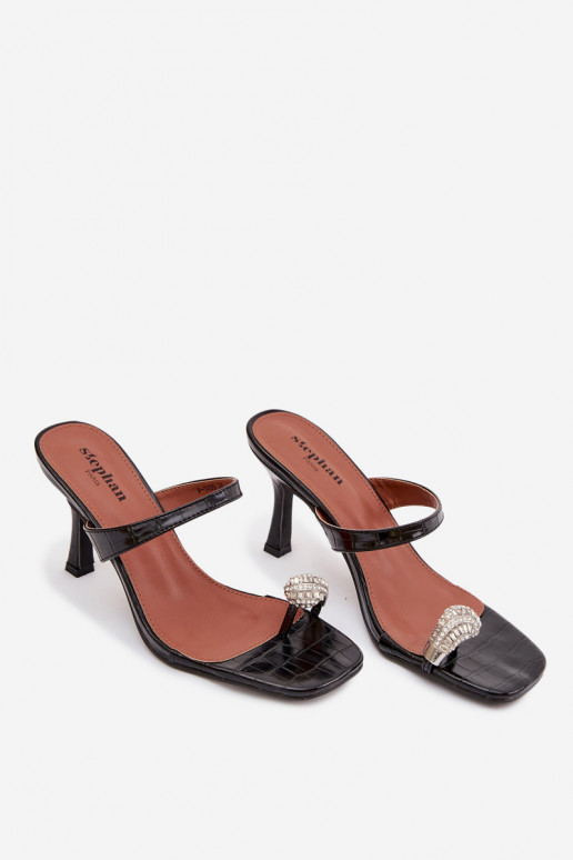 Dámske papuče s tenkými podpätkami S Ornatem Detalem čierna Lorissa