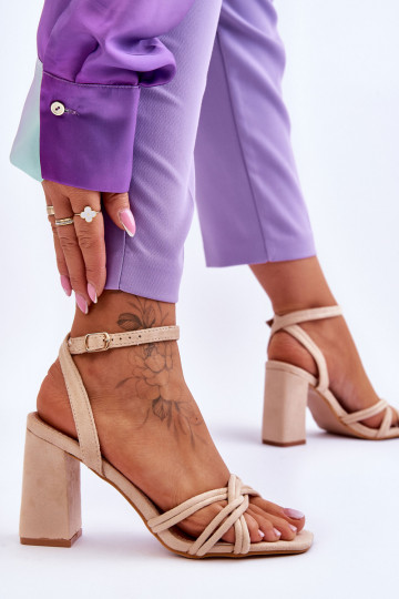 Klasický model Semišové sandále s podpätkami béžová Bernett 2