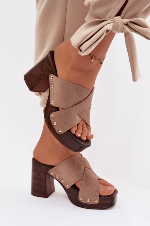 Dámske papuče s podpätkami Ze zlatej farbymi Svorníky béžová Nerelle