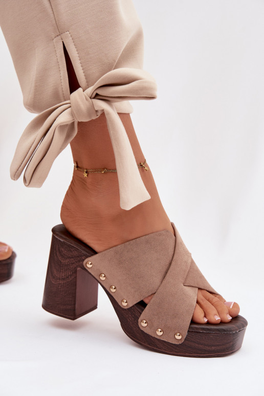 Dámske papuče s podpätkami Ze zlatej farbymi Svorníky béžová Nerelle