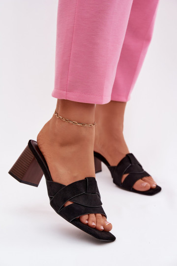 Dámske šľapky s podpätkami a pásikmi z umelého semišu, čiernej farby, Corivelle