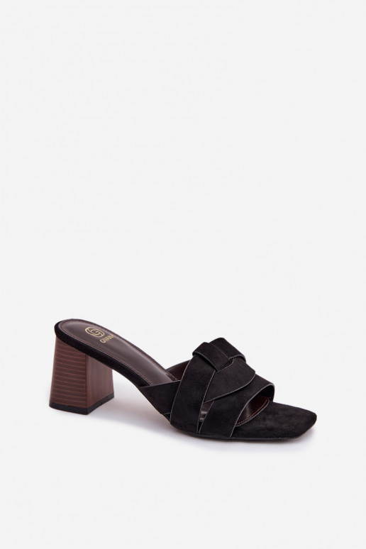 Dámske šľapky s podpätkami a pásikmi z umelého semišu, čiernej farby, Corivelle